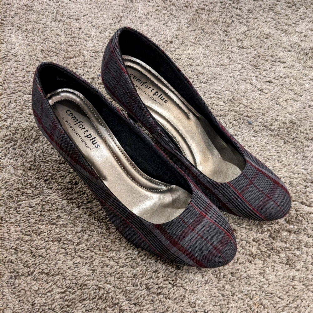 EUC gray and red patterned heels